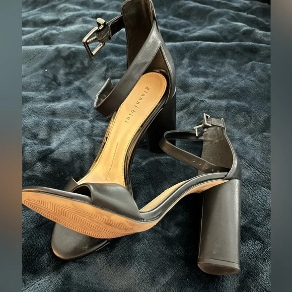 Gianni Bini Black Block Heel Sandals - Picture 2 of 2